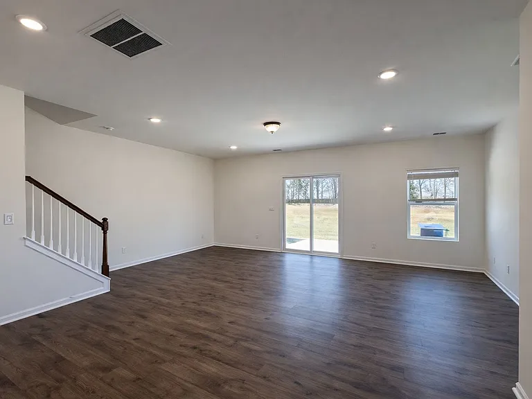 2867 Aubrey St — Photo 3