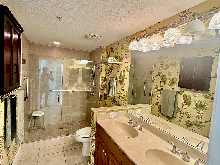 800 N Tamiami Trl #708 — Photo 11
