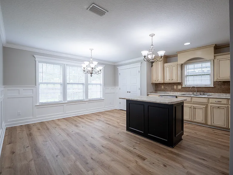 4251 Shadow Garden Dr — Photo 13