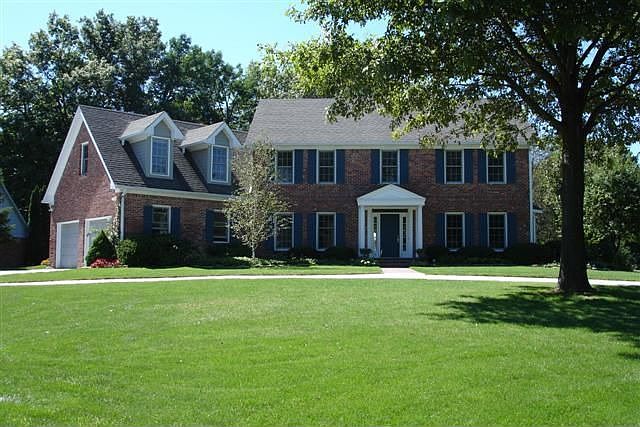 1st image of 401 Regents Park Ln