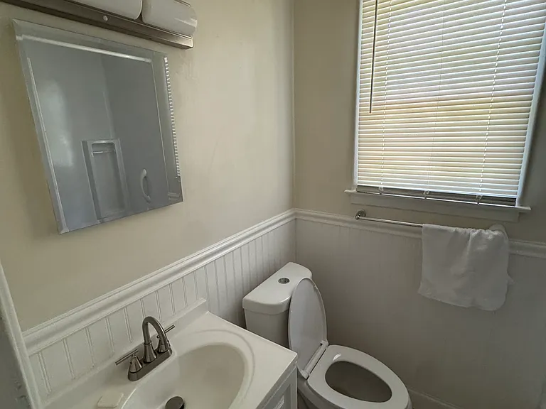 1419 Joy Ave — Photo 4