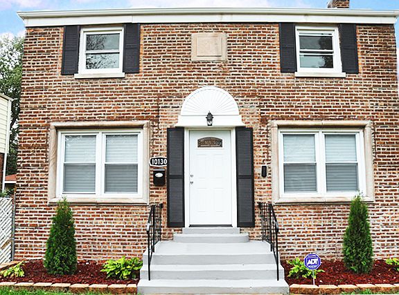 2nd image of 10130 S Luella Ave