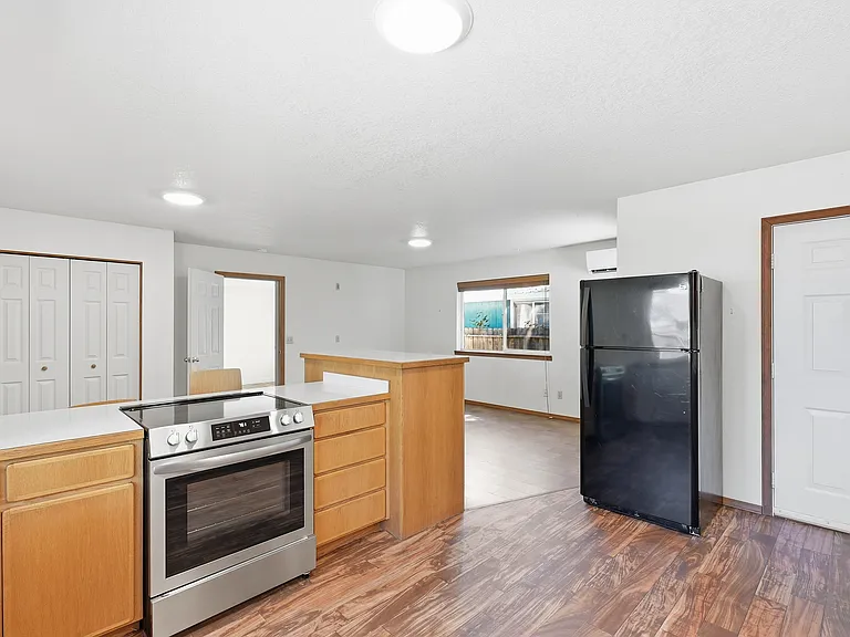510 NE Quimby Ave #2 — Photo 4