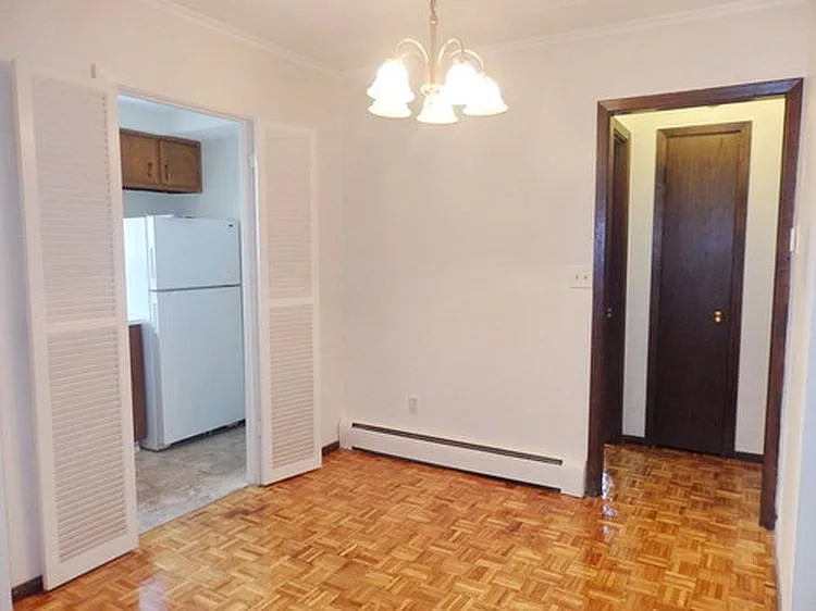 SHASHI'S APARTMENT HOMES — Photo 5