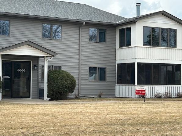 3000 Riverwood Dr APT 231, Hastings, MN 55033