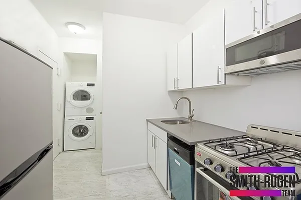 Rented by R New York | media 16