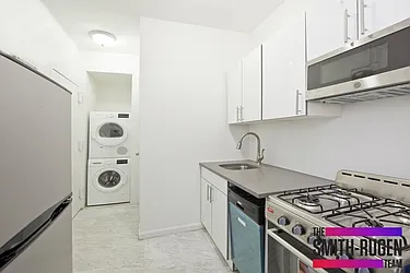 Rented by R New York