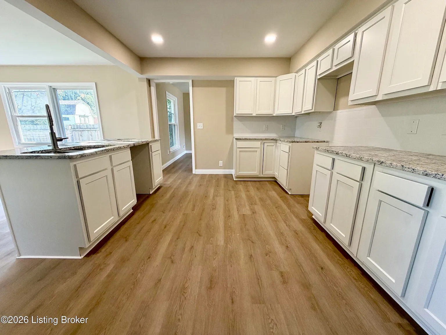 4 bed, 2.5 bath, 2172 sqft, $2,195 — Photo 4