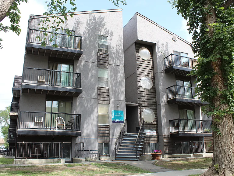 106 111th St W — Photo 1