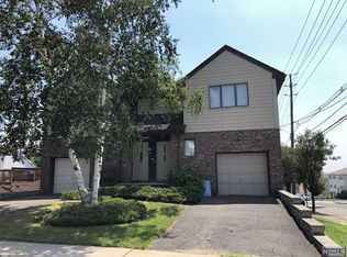 401A 3rd St, Carlstadt, NJ 07072