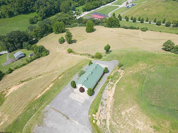 3rd image of 345 Chapel Brook Dr