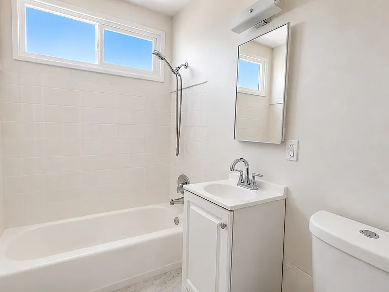 15234 Rayen St #A — Photo 13