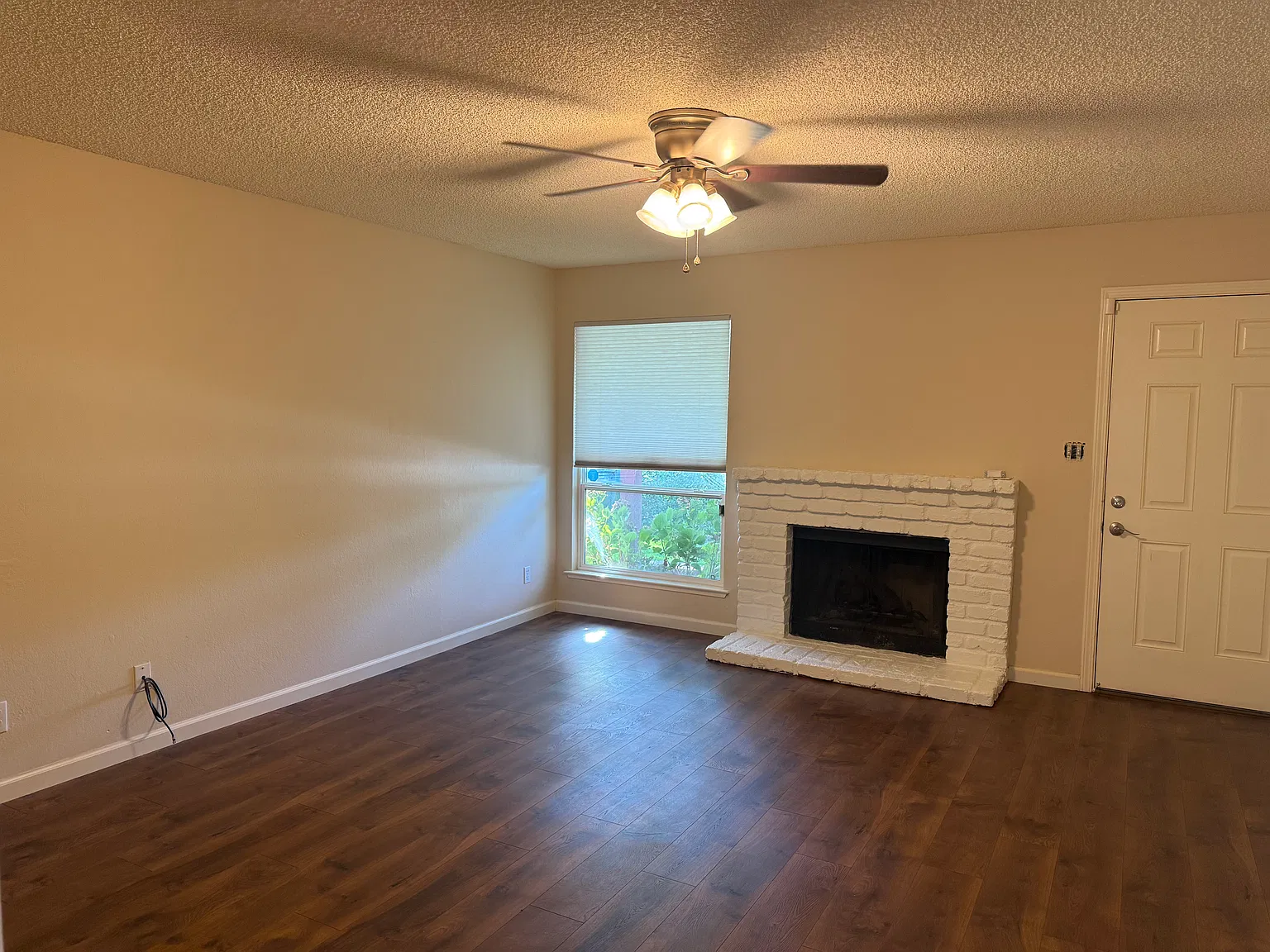 3 bed, 1217 sqft, $2,650 — Photo 4