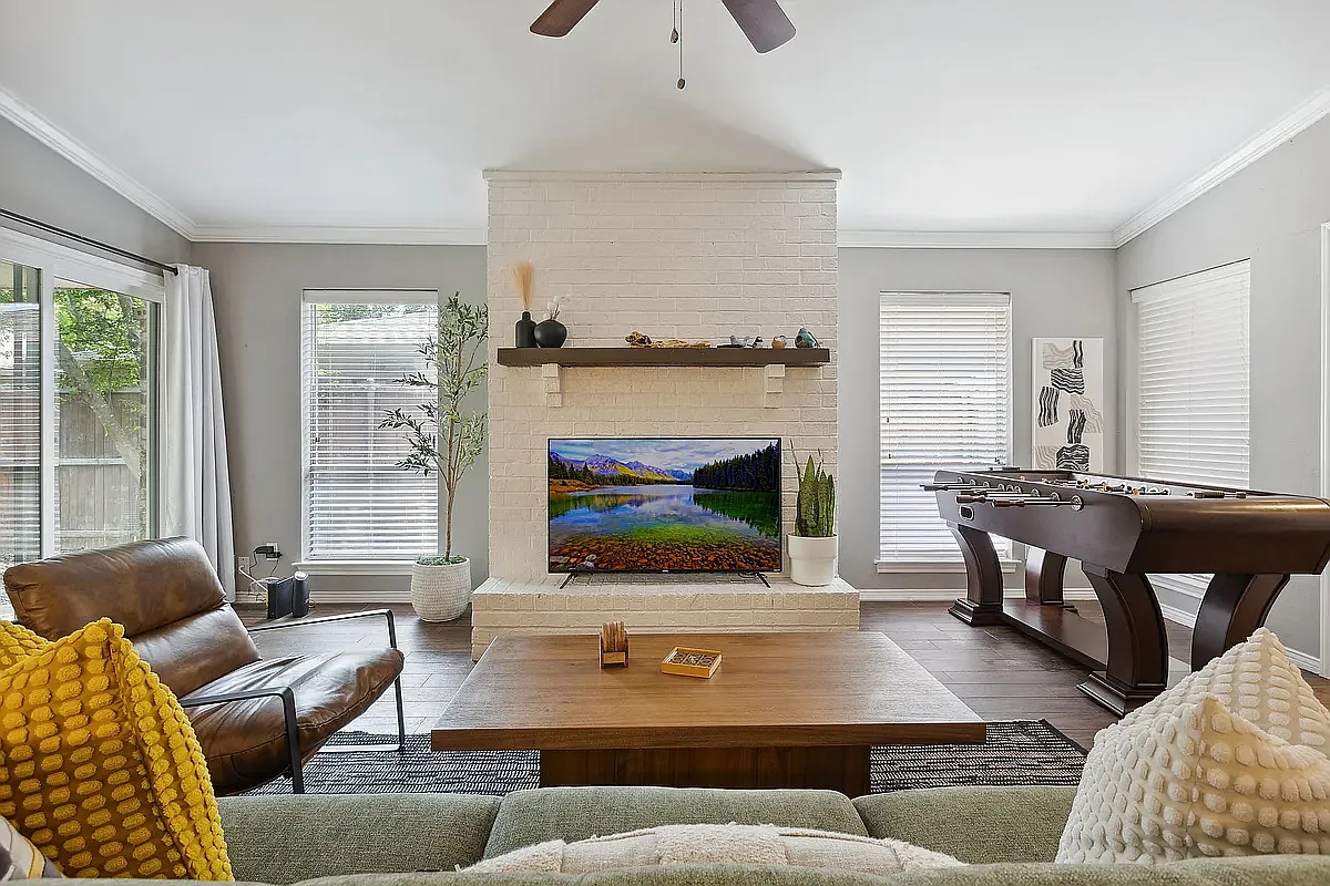 3 bed, 1585 sqft, $3,400 — Photo 3