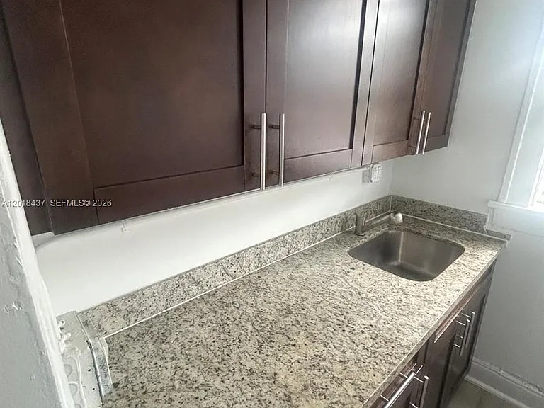 967 SW 5th St #20 — Photo 5