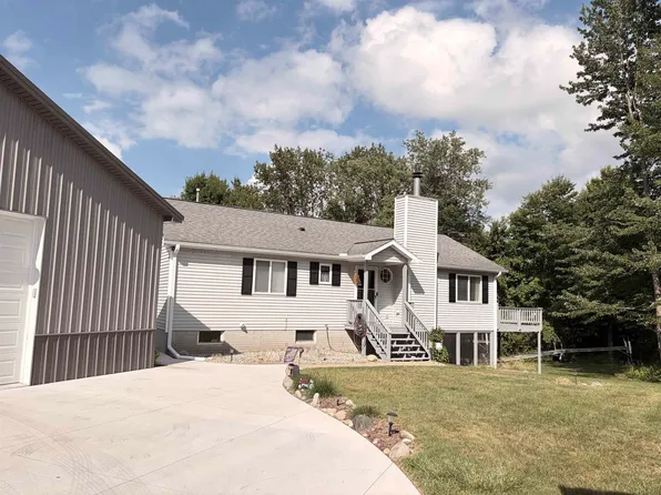 860 N Harding Ave, Harrison, MI 48625