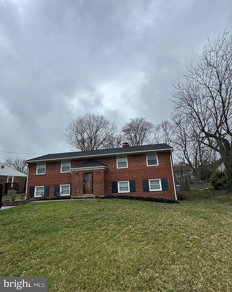4 bed, 1882 sqft, $3,500 — Photo 2