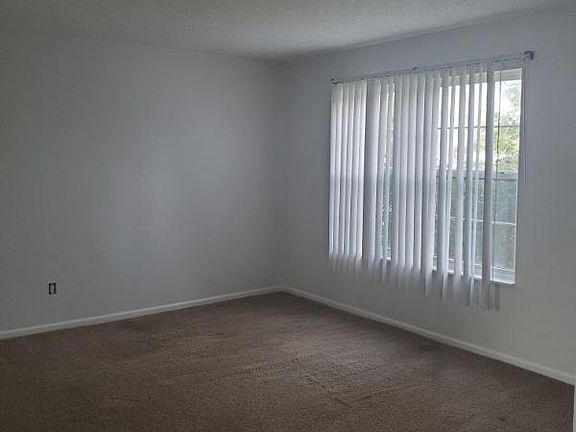 3rd image of 19395 Romney Dr