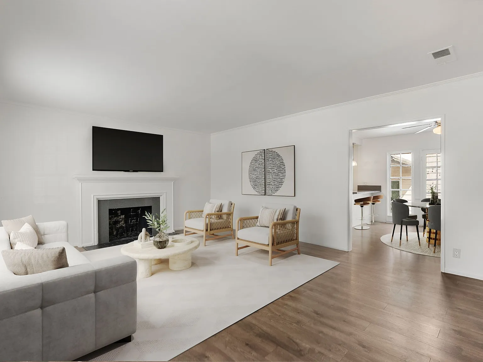 Greenleaf St, Sherman Oaks — Photo 2