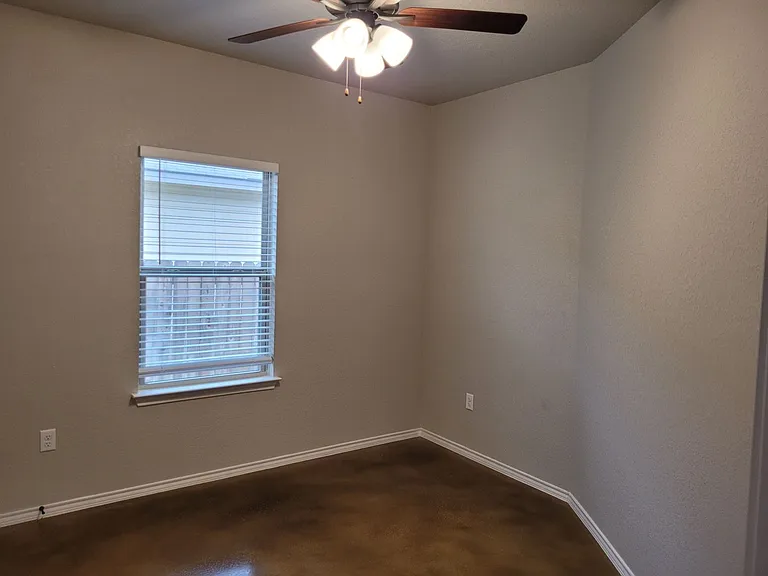 1143 Stanley Way — Photo 7