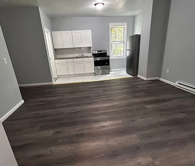486 Walnut St — Photo 3