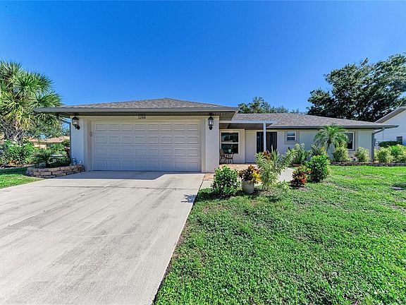 3rd image of 3200 MEADOW RUN DRIVE