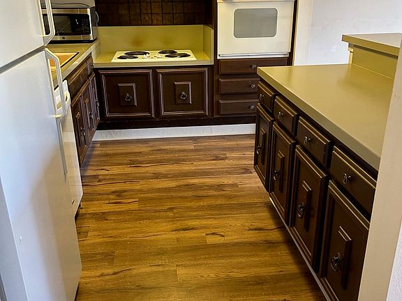 4th image of 2901 Golden Rain Rd APT 2