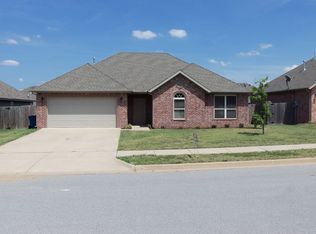 703 SW Summit Chase Rd, Bentonville, AR 72712