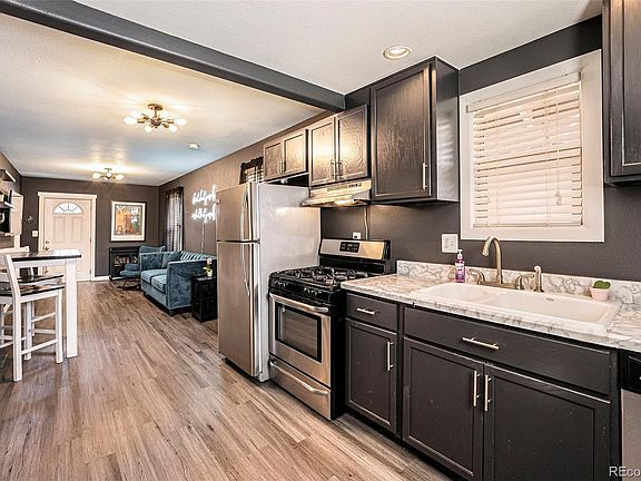 5th image of 213 N Lowell Boulevard