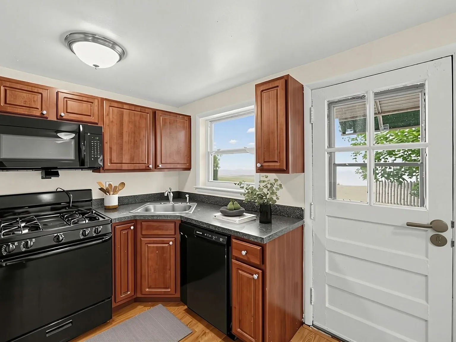 Crestwood Townhomes — Photo 3