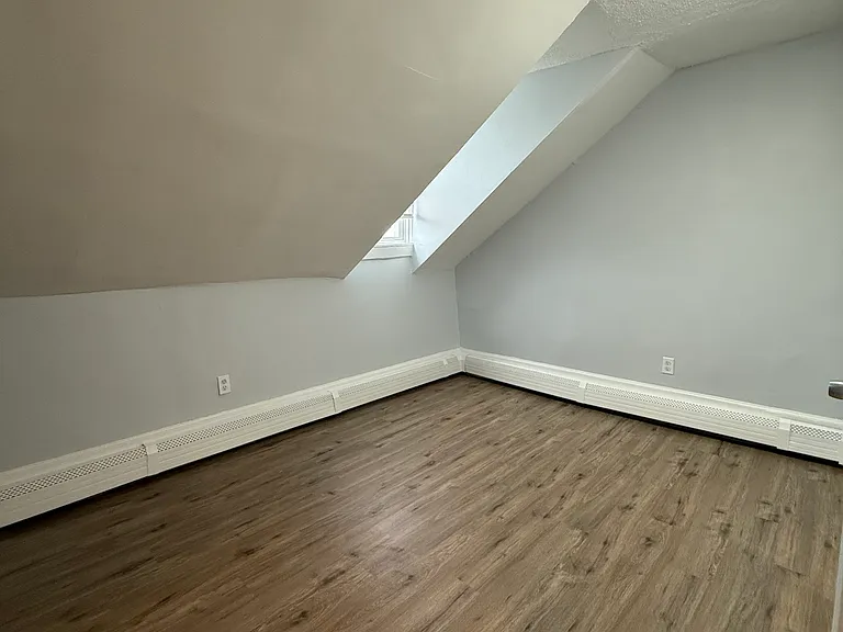 34 Amsterdam St #2R — Photo 14