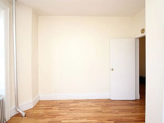 3rd image of 621 Metropolitan Ave APT 7