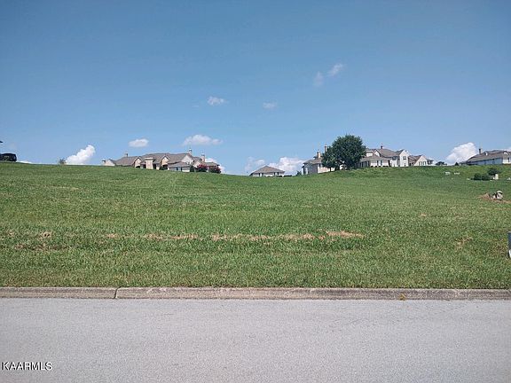 4th image of 225 Goldfinch Ln