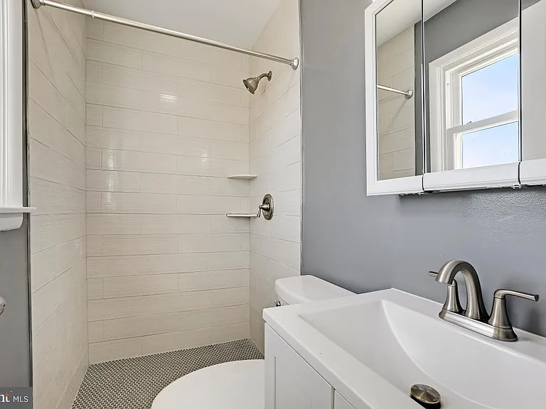12316 Fountain Dr — Photo 23