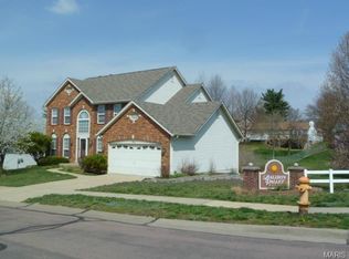 403 Valley Manor Dr, Ballwin, MO 63021