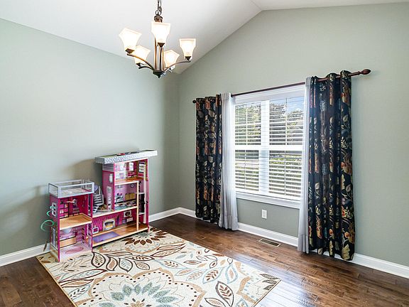 5th image of 835 E Shakespeare Dr
