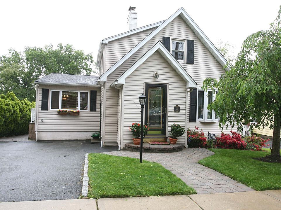 1st image of 22 Highland Ave