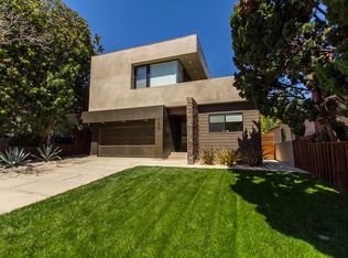 154 N Bowling Green Way, Los Angeles, CA 90049