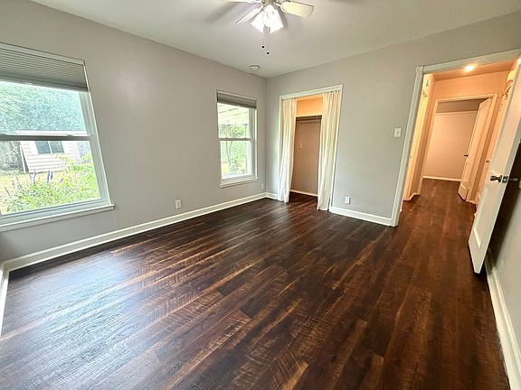 3rd image of 414 Olney Dr