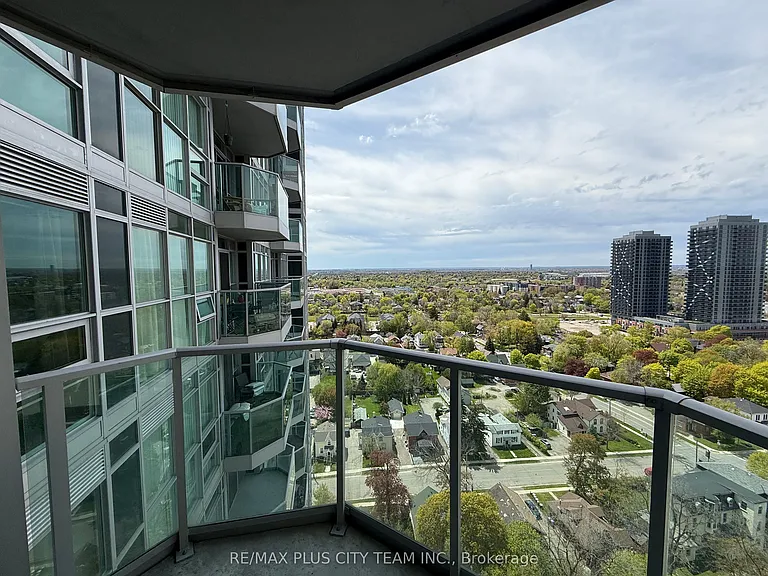 9 George St N #2114 — Photo 12
