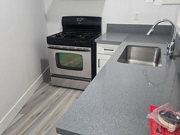 3rd image of 6114 Melvin Ave