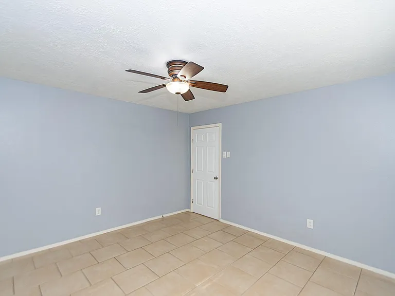 4210 Cork Ln — Photo 20