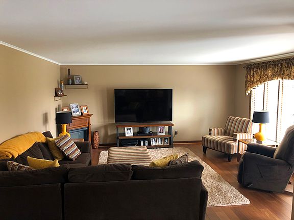 5th image of 8 Knollwood Dr