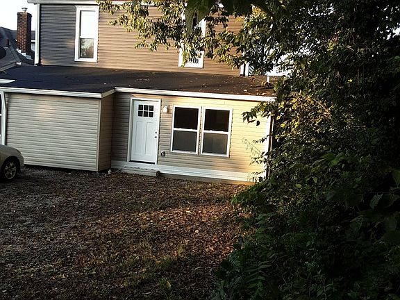 4th image of 1913 S Preston St #3