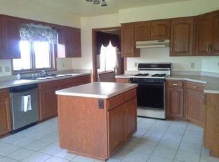 2082 Lake Shore Rd, Grafton, WI 53024