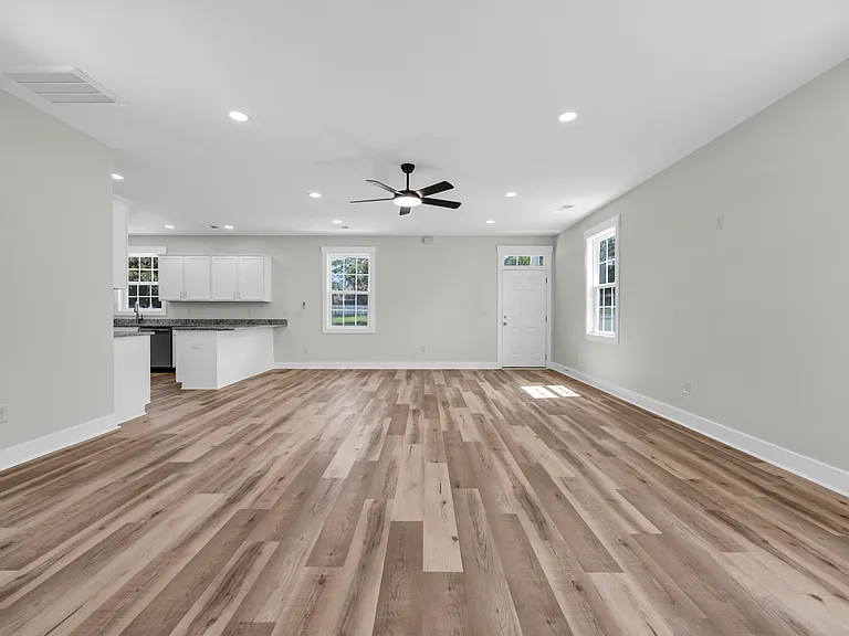 1158 Olympia Ave — Photo 8