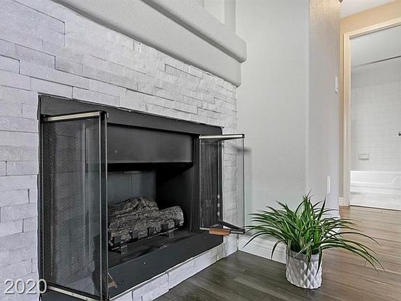 3rd image of 517 Indian Bluff St Unit 103