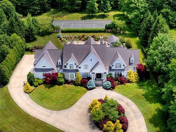 3rd image of 4145 Cambridge Ct