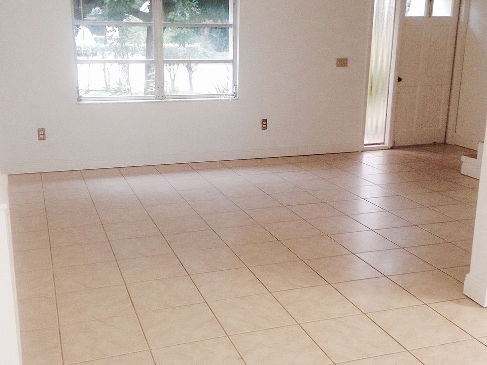 1st image of 4905 Catalina Dr
