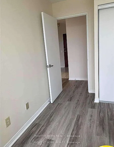 91 Townsgate Dr #411 — Photo 11